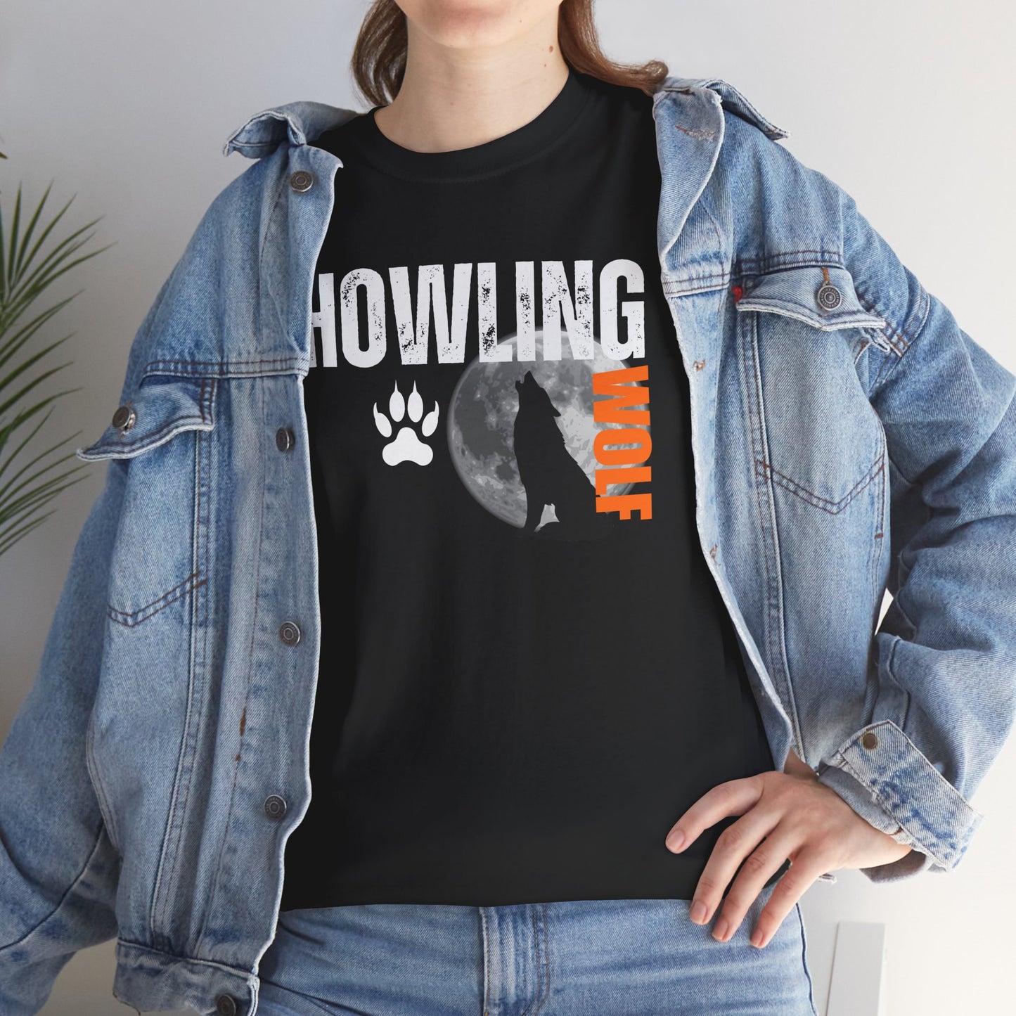 Howling Wolf Unisex Heavy Cotton Tee